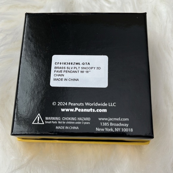 🆕 Peanuts Snoopy Rhinestone Crystals Pendant Necklace Fine Silver Plated - Picture 8 of 11